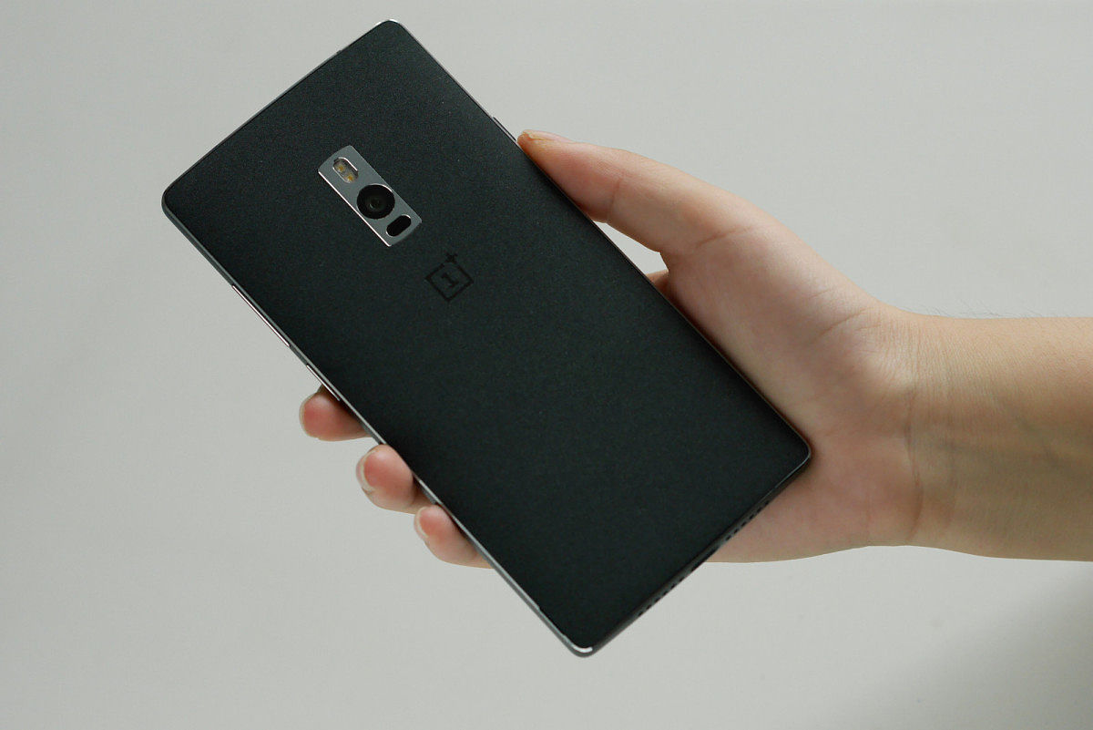what the OnePlus 2 looks like